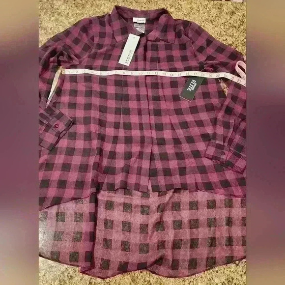 Women's Storee Black and Wine Checkered Sheer LS Long Tail Blouse Sz M - Picture 6 of 8